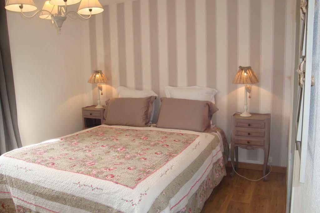 Au Jardin D'Eloise Bed & Breakfast Tremereuc Exterior photo